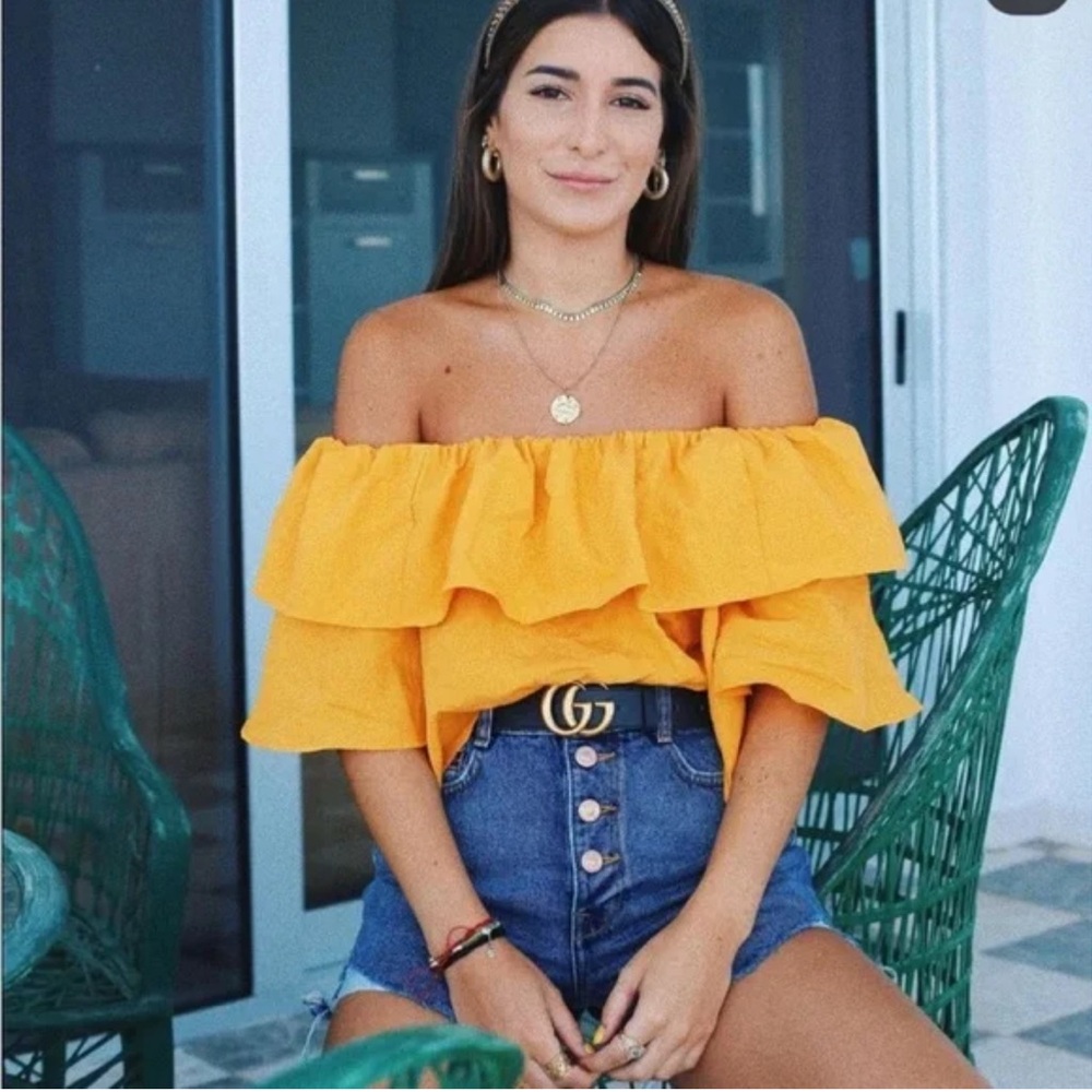 RUFFLED TOP